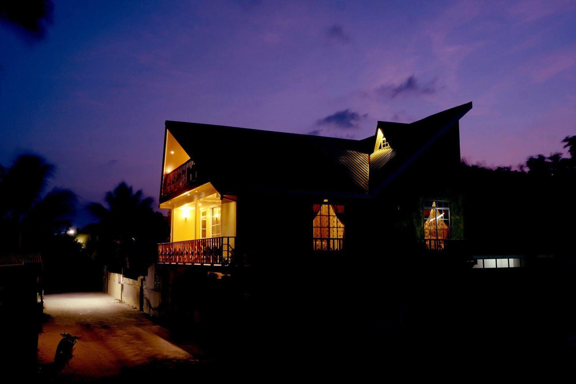 Lily Rest Maldives Hotel Maafushi Exterior photo